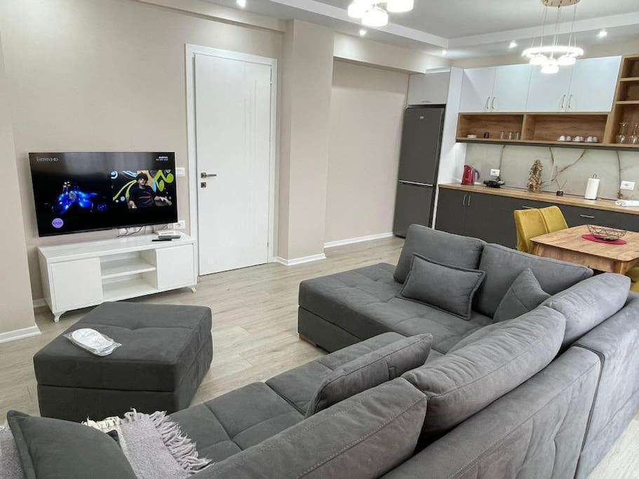 Melody Apartment In Korce Exterior photo