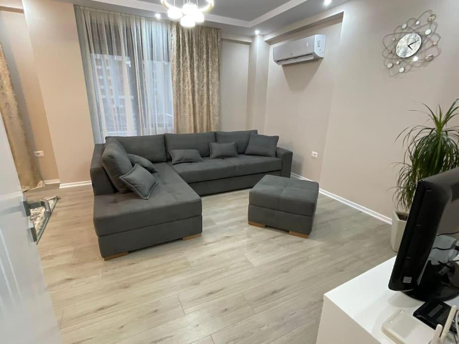 Melody Apartment In Korce Exterior photo